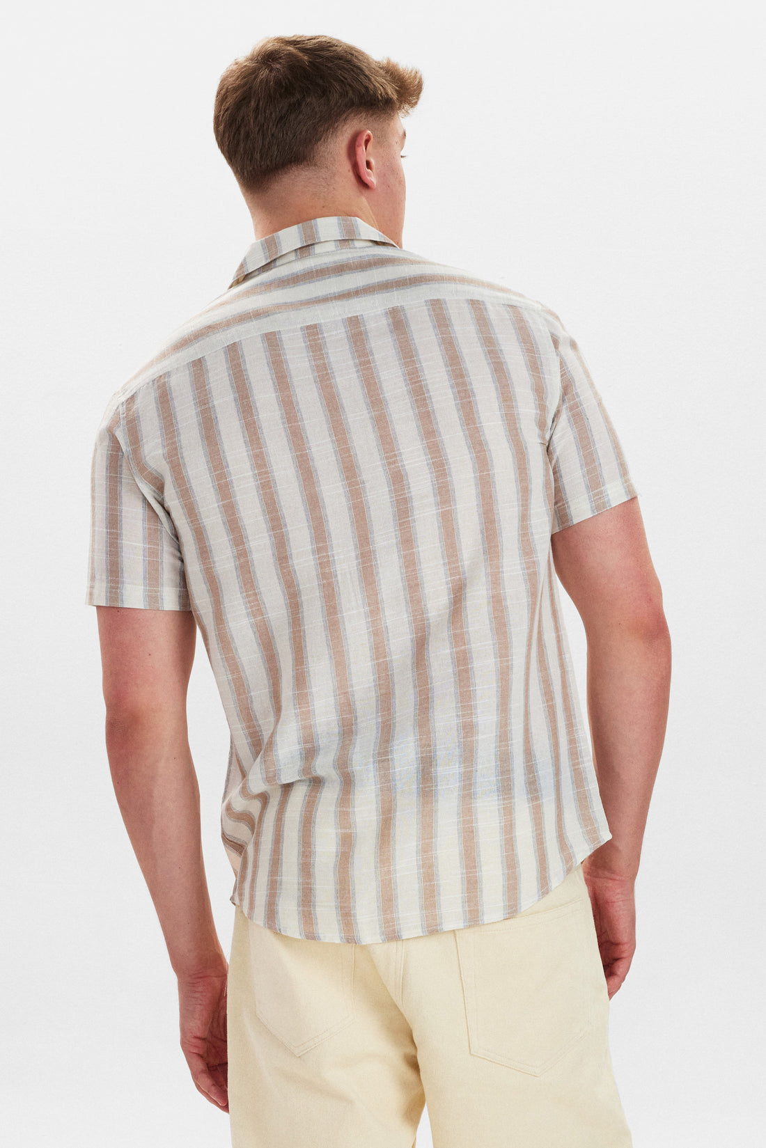 DXNMXRK. DX-Eason Outlet Tree House