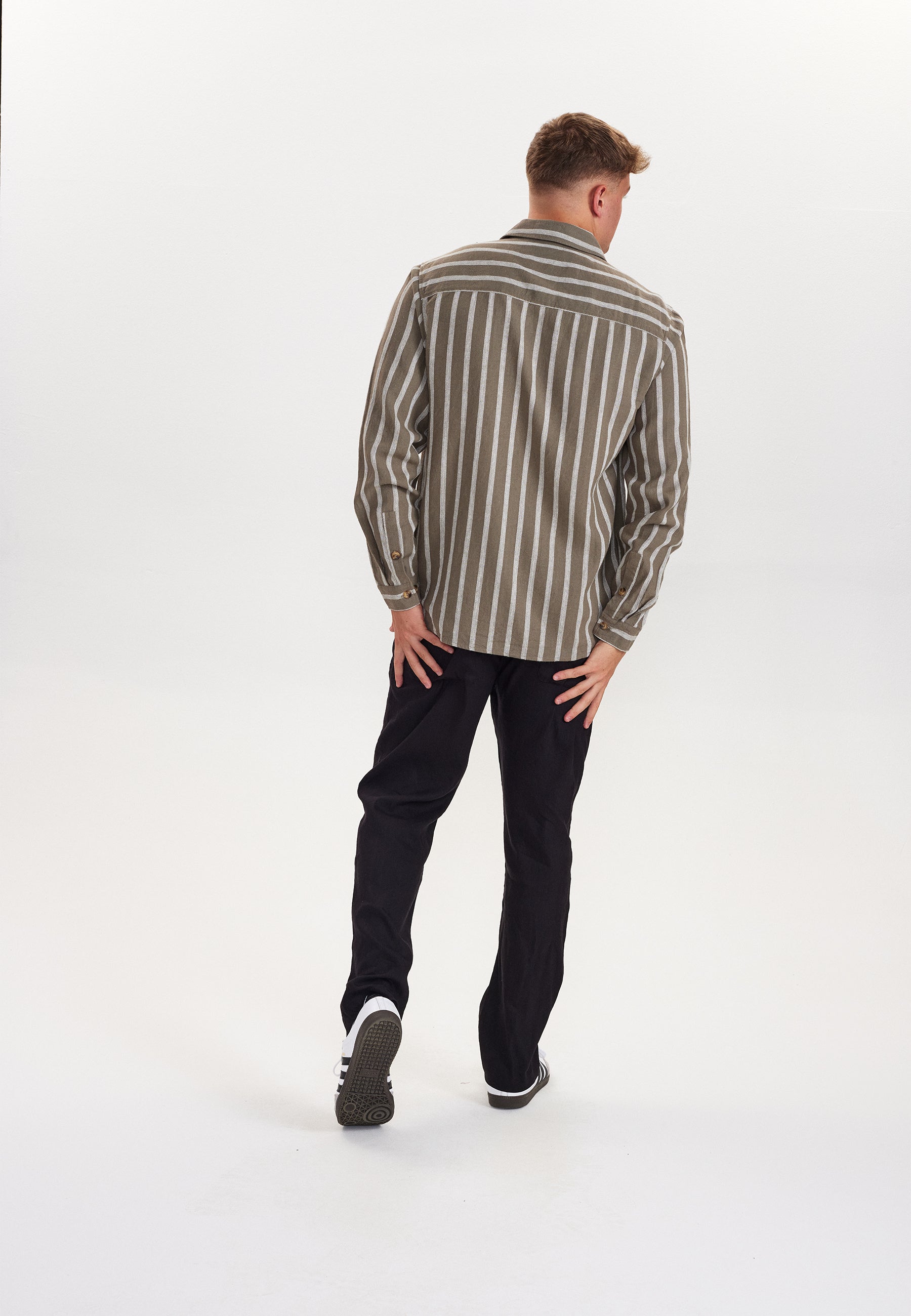 DXNMXRK. DXfargo Outlet Army green